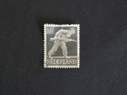 PAYS BAS NEDERLAND YT 429 OBLITERE - A LA GLOIRE DES TROIS ARMES / FANTASSIN - Used Stamps