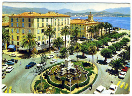 Ajaccio - Place Foch Au Bout De L'allée Ombragée Qui Monte Du Port - Ajaccio