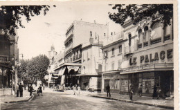 Salon De Provence Animée Cours Carnot Cinéma Le Palace Voitures - Salon De Provence