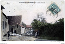 72 DOMFRONT EN CHAMPAGNE UN COIN DE FERME EDIT BOUVERET - Andere & Zonder Classificatie