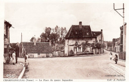 89 :  Champignelles :  Place Du Quatre Septembre   ///  Ref. Mai 24 ///  N° 29.695 - Sonstige & Ohne Zuordnung