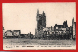 (RECTO / VERSO) YPRES EN 1914 - N° 105 - LA GRAND'PLACE APRES BOMBARDEMENT - CACHET TRESOR ET POSTES EN 1915 - Ieper