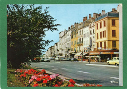 71  Macon. Quai Lamartine. CPM Année 1986   Animée Le CAFE FRANçAIS  Impeccable - Macon