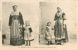 29* BRETAGNE    Enfants Et Femmes De Chateaulin  Et St Nic  RL23,0485 - Costumi