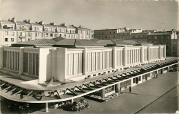 29* BREST   Les Halles St Louis   (CPSM 9x14cm)    RL23,0385 - Brest