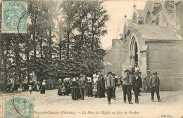 29* PLOUGASTEL DAOULAS   Place De L Eglise  Jour De Pardon    RL23,0292 - Plougastel-Daoulas
