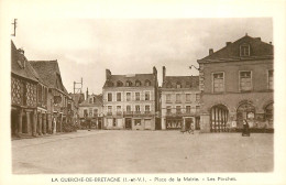 35* LA GUERCHE DE BRETAGNE  Place De La Mairie- Les  Porches       RL23,1096 - La Guerche-de-Bretagne