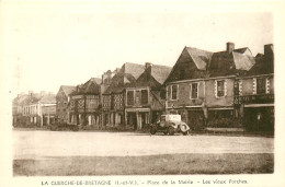 35* LA GUERCHE DE BRETAGNE  Place De La Mairie- Vieux Porches       RL23,1095 - La Guerche-de-Bretagne