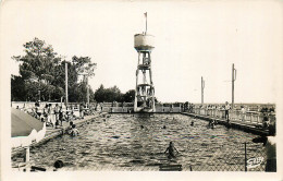 33* ANDERNOS LES BAINS  La  Piscine  (CPSM 9x14cm)    RL23,0806 - Andernos-les-Bains