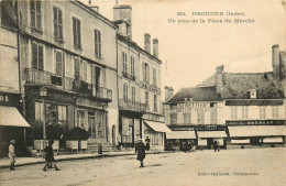 36* ISSOUDUN    Un Coin De La  Place Du Marche   RL23,1374 - Issoudun