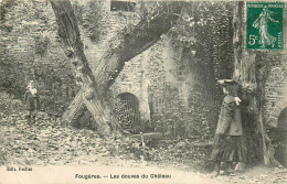 35* FOUGERES  Les Douves Du Chateau    RL23,1145 - Fougeres