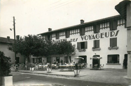 40* VIEUX BOUCAU  L Hotel Des Voyageurs  (CPSM 9x14cm)     RL23,1961 - Vieux Boucau