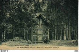 58 LAC DES SETTONS Vers Montsauche N°520 Dans L'Ile La Cabane Forestière Homme Assis édit Satin Clamecy - Montsauche Les Settons