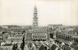 62* ARRAS  Place De L Hotel De Ville       (CPSM 9x14cm)   RL35.0423 - Arras