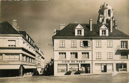 61* ARGENTAN  Place Du Marche (CPSM 9x14cm)         RL35.0251 - Argentan