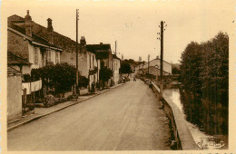 70* CONFLANS S/LANTERNE  Route De Briaucourt  (CPSM 9x14cm)        RL35.1013 - Autres & Non Classés