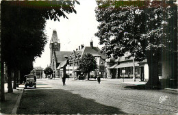 68* COLMAR  Place De La Gare  (CPSM 9x14cm)        RL35.0816 - Colmar