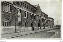 51 REIMS N°1845 De 1950 Collège Moderne Technique Où Fut Signé Le 7 Mai 1945 La Capitulation Allemande Enfant VOIR DOS - Reims