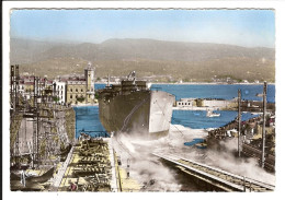 13 - LA CIOTAT - Lancement De Bateau Dans Les Chantiers Navals De La CNC  -  Année 1962 - La Ciotat