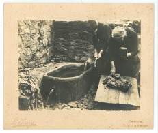 PHOTO à Identifier Auvergne Fontaine ( Photographe PARRY à AURILLAC 15 CANTAL ) - Berufe