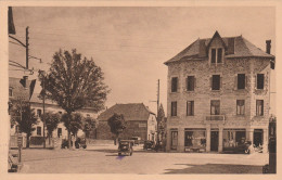 REF.AC . CPA . 19 . MARCILLAC LA CROISILLE . PLACE DE LA MAIRIE - Autres & Non Classés