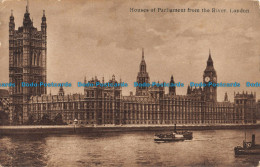 R086985 Houses Of Parliament From The River. London. Eyre And Spottiswoode. Wood - Andere & Zonder Classificatie