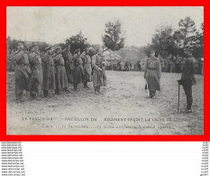 CPA MILITARIA. Guerre 1914-18.  Régiment Recevant La Croix De Guerre...S854 - Weltkrieg 1914-18