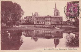 14-Lisieux  Le Musée Vu Du Jardin Public - Lisieux