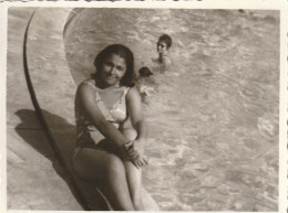 JEWISH JUDAICA TURQUIE SMYRNE AIDIN KUSADASI FAMILY ARCHIVE SNAPSHOT PHOTO FEMME MAILLOT DE BAIN 6.5X8.7 Cm. - Anonyme Personen