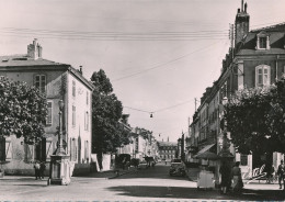 54) Lunéville : Rue Carnot Et Au Fond La Gare - Luneville