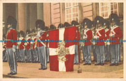 R088696 Vagtparaden. Copenhagen. The Parade Of The Soldiers On Amalienborg. Bill - Wereld