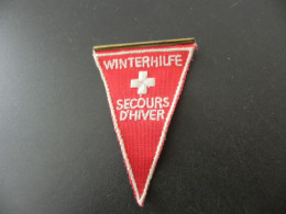 Old Badge Schweiz Suisse Svizzera Switzerland - Winterhilfe 1942 - Unclassified