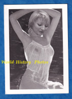 Photo Ancienne - Montage Photographique Vers 1970 - Visage De Femme & Corps De Pin Up Sexy Seins Nus Nue Fille Pose - Pin-Ups