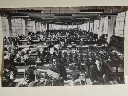 Italia Foto OLIVETTI Ivrea. Centro Formazione Meccanici Officina.  160x100 Mm - Europa