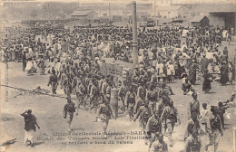 Sénégal - DAKAR - Départ Des Troupes Noirs - Les Tirailleurs Se Rendant à Bord Du Bateau - Ed. Fortier 56 - Senegal