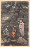 Japan - Four Geishas In A Park - Andere & Zonder Classificatie
