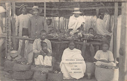 Madagascar - Boucher Indigène - Marchandes De Légumes Au Marché - Ed. G. Bodemer  - Madagascar