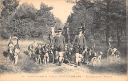 77-FONTAINEBLEAU-CHASSE A COURRE-N°584-H/0093 - Fontainebleau