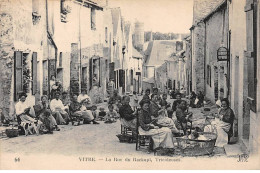 VITRE - La Rue Du Rackapt - Tricoteuses - Très Bon état - Vitre
