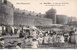 SAINT MALO - La Plage Près De L'Eventail - Les Travailleurs De La Mer - Très Bon état - Saint Malo