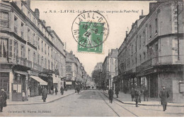 LAVAL - La Rue De La Paix, Vue Prise Du Pont Neuf - Très Bon état - Laval