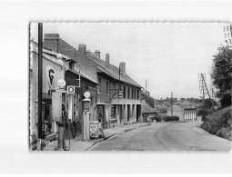 SAINS RICHAUMONT : La Rue Du Château, Vue Prise De L'entrée De L'école Des Filles - Très Bon état - Sonstige & Ohne Zuordnung