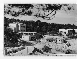 CASSIS SUR MER : Hôtel Restaurant ""La Plage Bleue"" - Très Bon état - Cassis