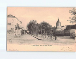 SURGERES : Rue De L'Hôtel De Ville - Très Bon état - Surgères