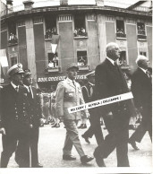 74 - CHAMONIX - Tunnel Du Mont-Blanc, Les Deux Présidents Arrivent à La Mairie De Chamonix 16 Juillet 1965 - Lugares