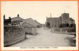 CPA 85 VENANSAULT Vendée - La Place De L'Eglise ° L.V. Phot - Autres & Non Classés