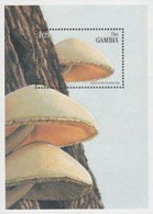 GAMBIE 1997 - Champignons - Volvariella Bombycina - BF - Champignons