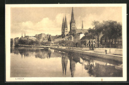 AK Lübeck, Ortspartie Mit Kirchen Und Boot  - Luebeck