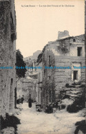 R089238 Les Baux. La Rue Des Fours Et Le Chateau. E. C - World