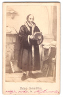 Fotografie Theologe Philipp Melanchthon Mit Buch Im Arbeitszimmer  - Berühmtheiten